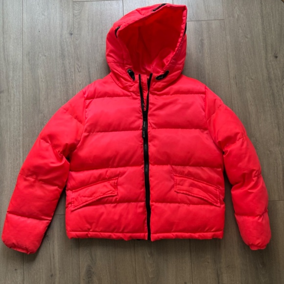 Kendall + Kylie Neon Fuchsia Puffer - Picture 2 of 2